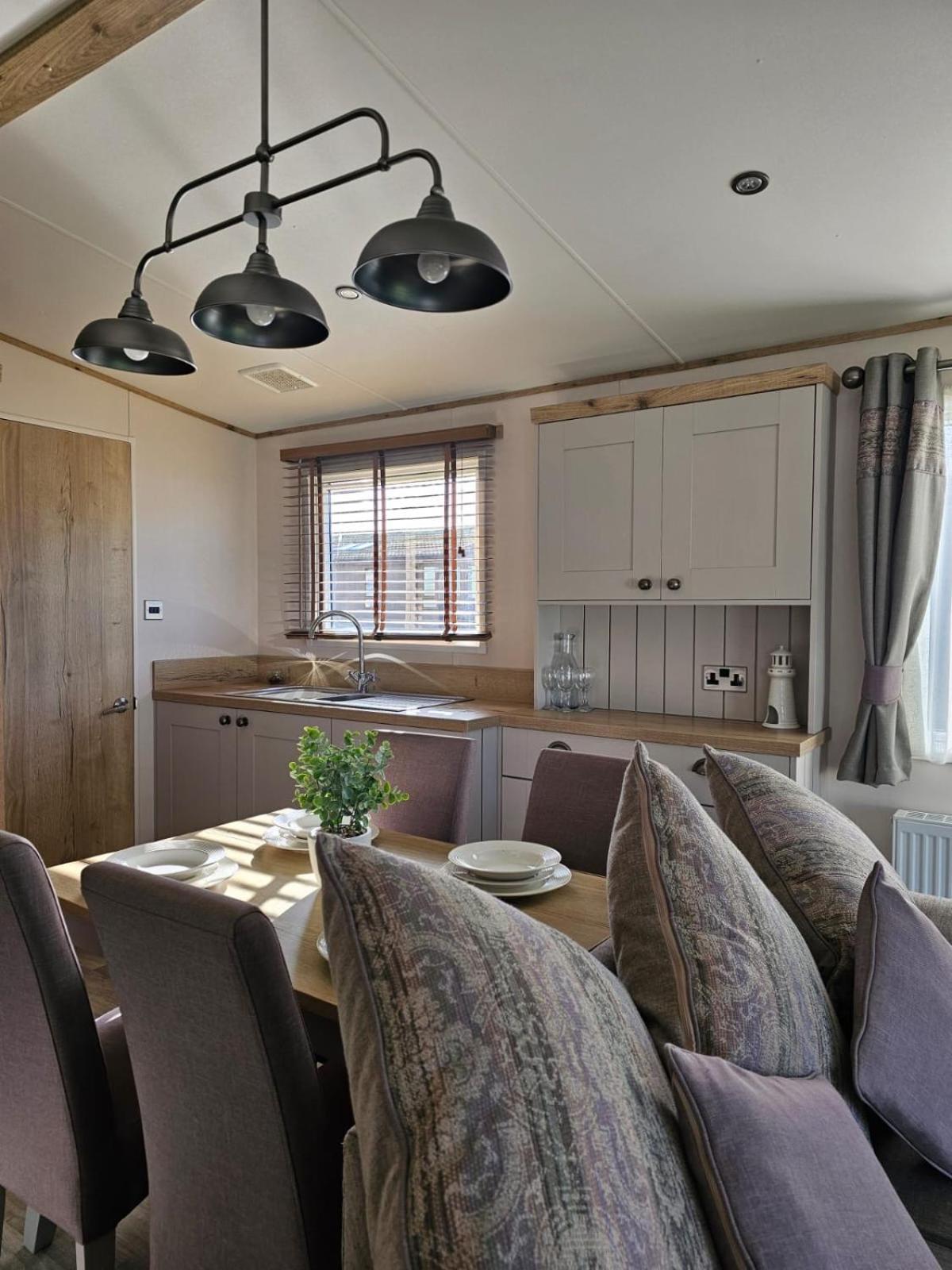 Premium 2 Bedroom Caravan With Free Wifi ハンスタントン エクステリア 写真